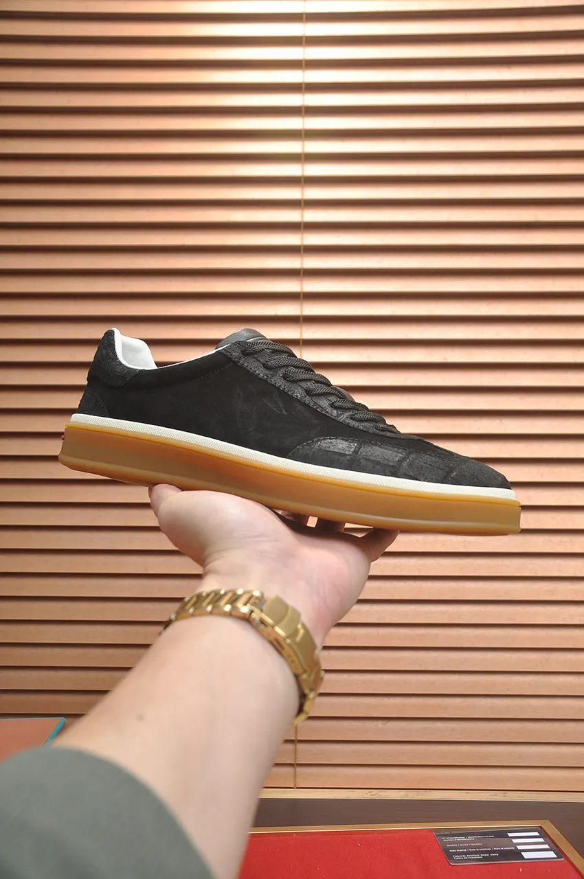Men's men's shoes 💰580💶[𝐥𝐨𝐫𝐨 𝐏𝐢𝐚𝐧𝐚] lp classic loafers, an Italian treasure brand, the only brand that can match Hermès! Only after wearing it do we realize that we cannot let down our feet. The upper is imported cashmere, the lining of water-dyed cowhide ➕ the cowhide feet, the official original glass rubber outsole, and the pendant. Exclusive original packaging (tag ➕ brand paper ➕ outer box ➕ hand bag) code number: 38-46 (45 46 customized)